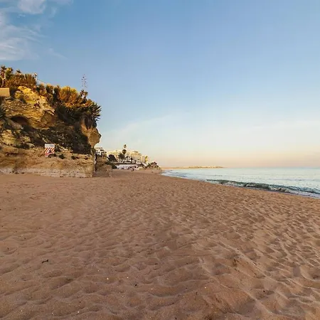 Inviting 2-Bed Apartment In Armacao De Pera * Armação de Pêra