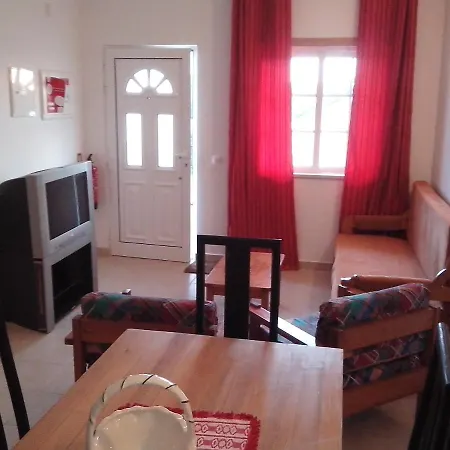 Inviting 2-bed In Albufeira