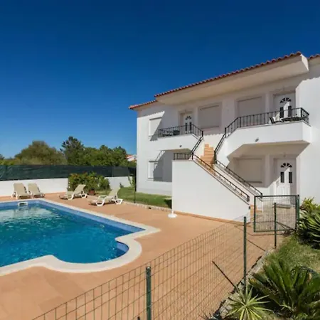 Inviting 2-bed In Apartamento Albufeira